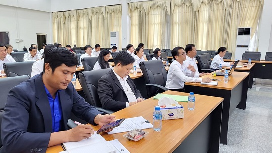 ກອງປະຊຸມແຂງຂັນ ຍ້ອງຍໍ 9